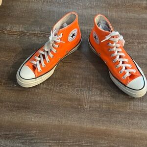 Converse Chuck Taylor High Top. Unisex.